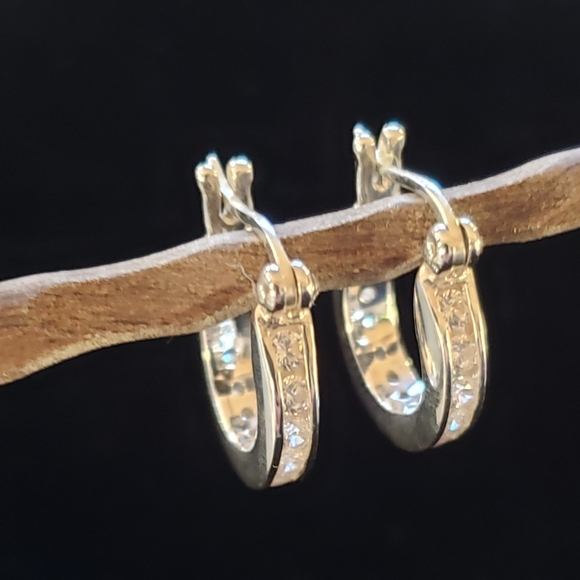 SOLD Silpada Sterling Silver Cubic Zirconia Ray of Light Hoop Earrings P1077 - Picture 3 of 7